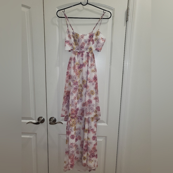 8. NWT WAYF Tiered Maxi Dress Size Small - Picture 3 of 6